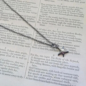 Vintage silver star necklace